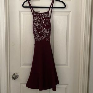 Midi maroon dress